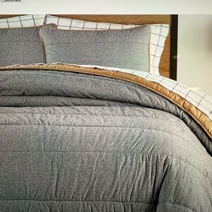 Pottery Barn Teen Gray and Tan Comforter Set